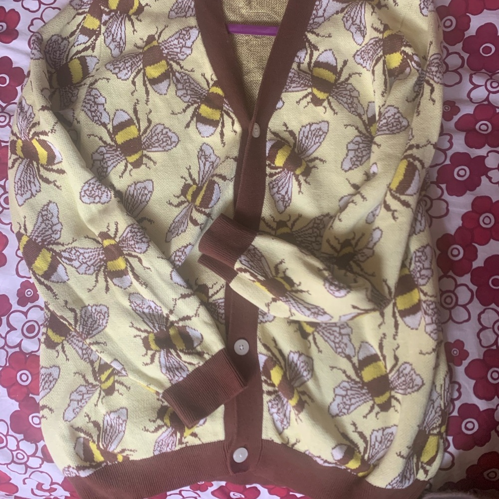 Sleepy Peach Bee Cardigan - Picture 6 of 6